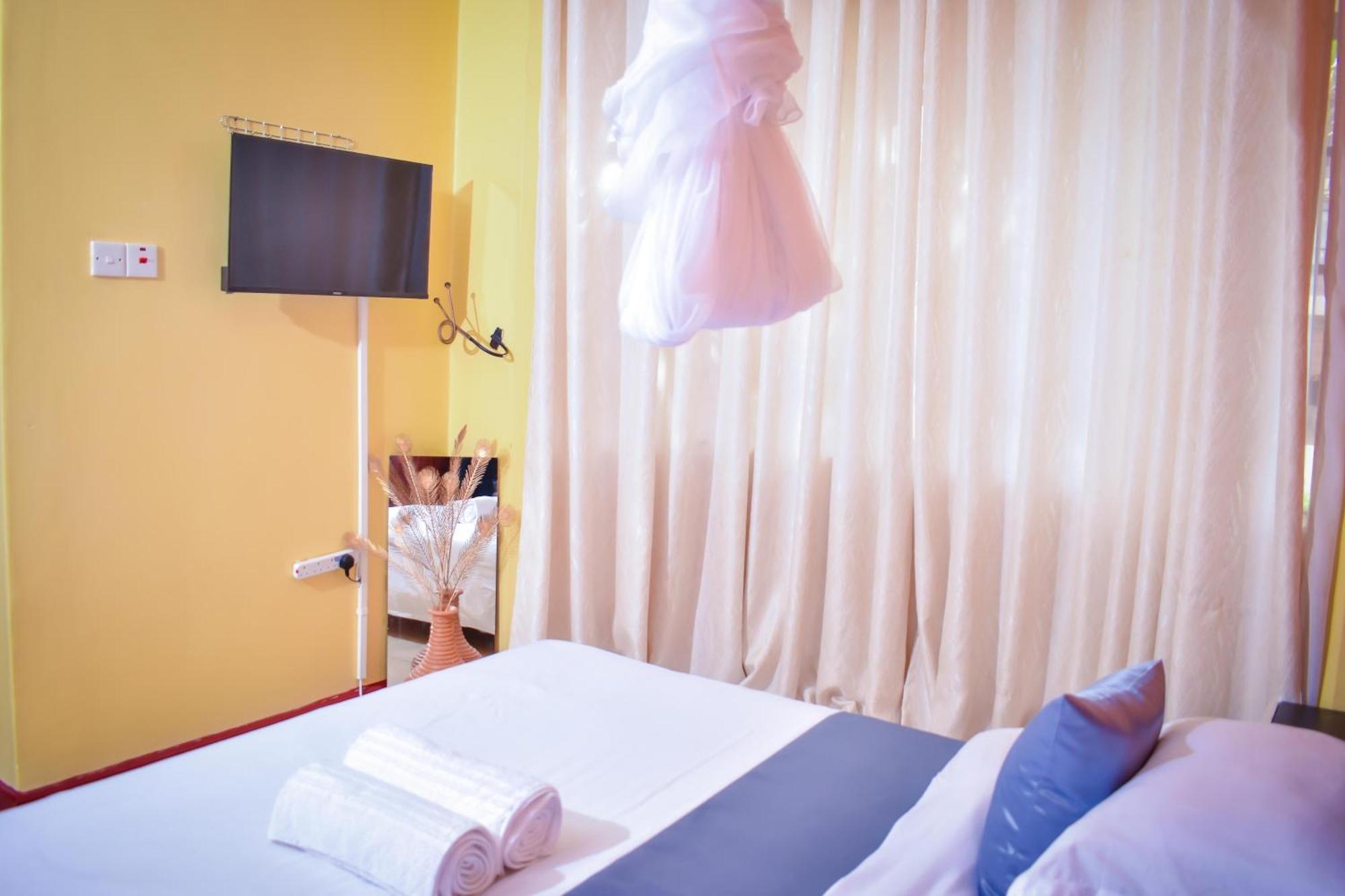 Madini Furnished Apartment 1 Near Jkia Sgr ナイロビ エクステリア 写真